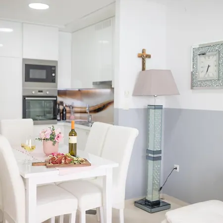 Toni アパート *